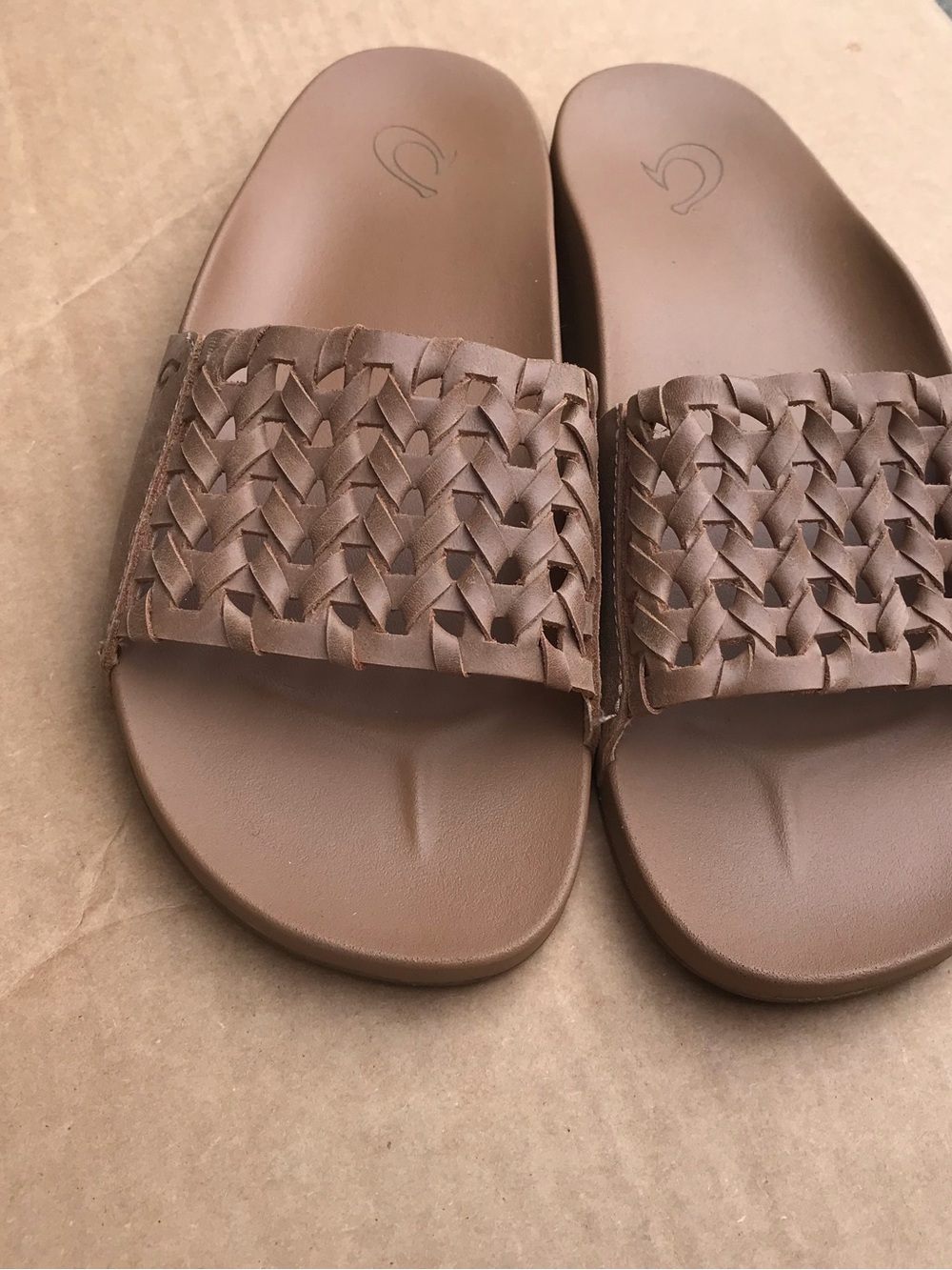 OluKai Kamola Women's Woven Leather Slide Sandal